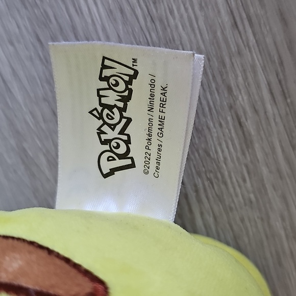 2022 Pokemon 8" Plush - Picture 5 of 9